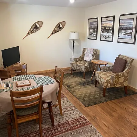 Creekside Downtown Vacation Suites, Only Adults 25 Or Older