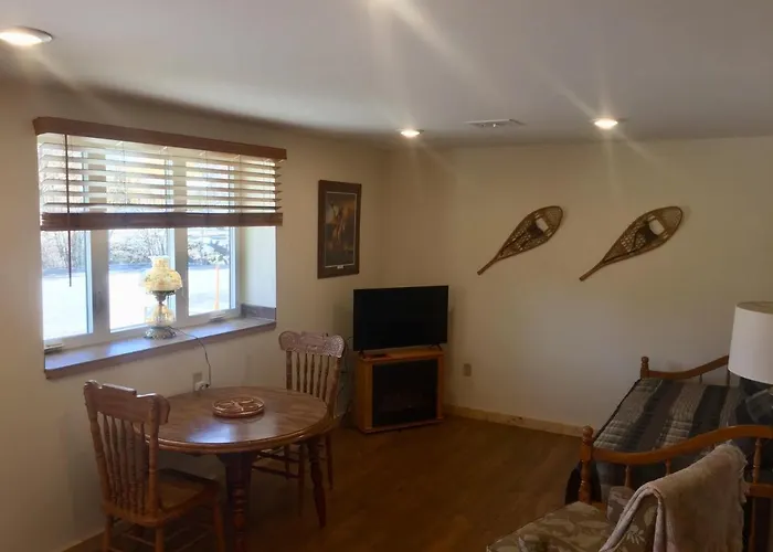 Creekside Downtown Vacation Suites, Only Adults 25 Or Older Hotel