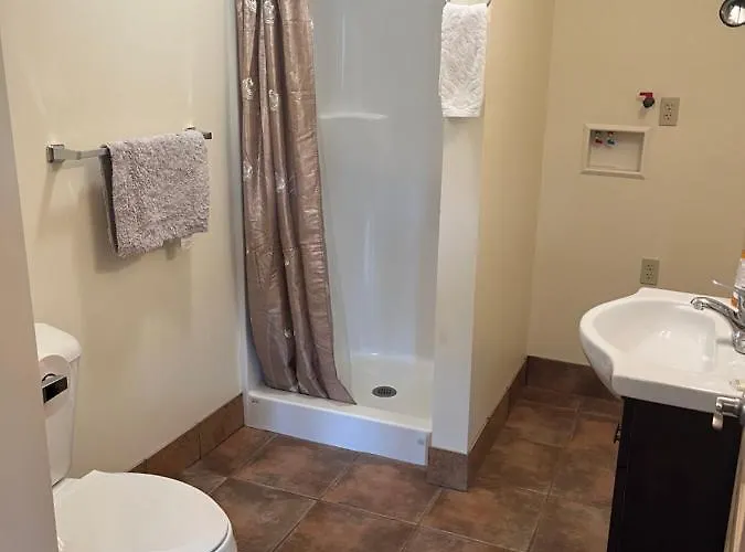 Creekside Downtown Vacation Suites, Only Adults 25 Or Older Buffalo