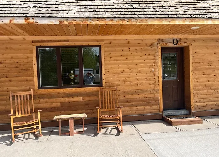 Creekside Downtown Vacation Suites, Only Adults 25 Or Older 4*