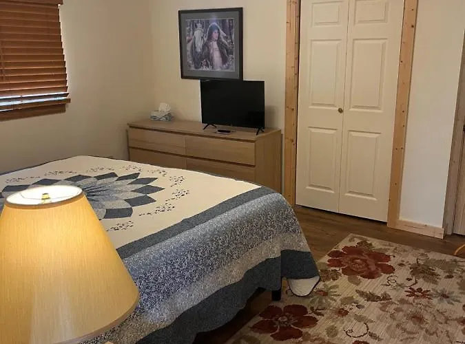 Creekside Downtown Vacation Suites, Only Adults 25 Or Older Hotel 4*