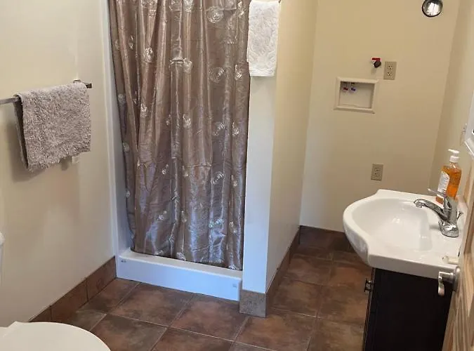 Creekside Downtown Vacation Suites, Only Adults 25 Or Older Hotel