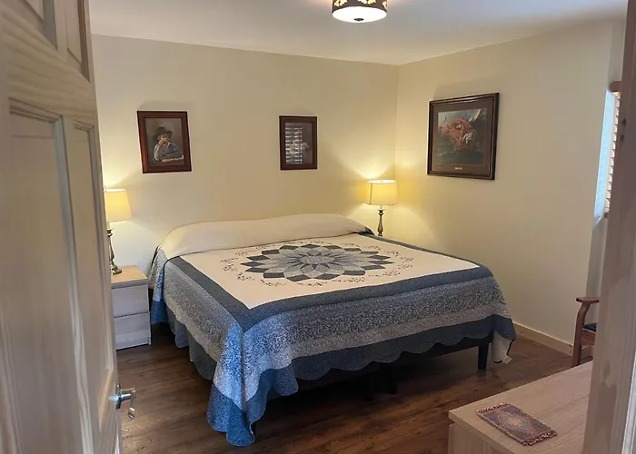 Hotel Creekside Downtown Vacation Suites, Only Adults 25 Or Older
