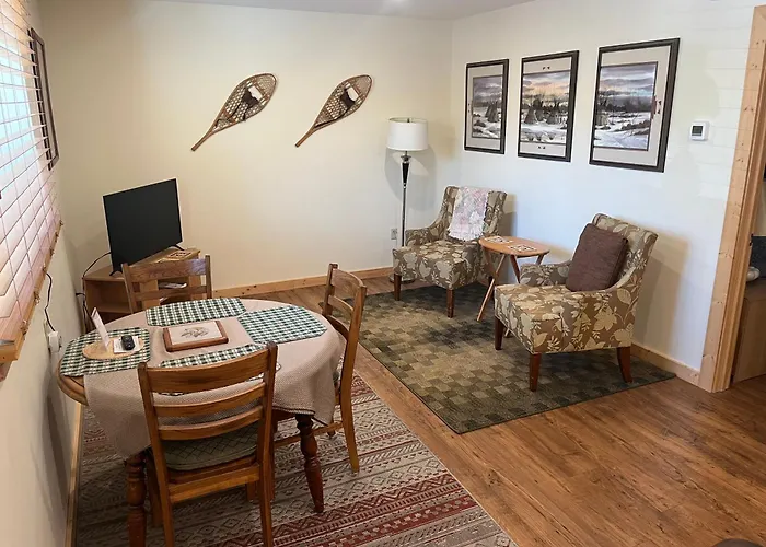 Hotel Creekside Downtown Vacation Suites, Only Adults 25 Or Older